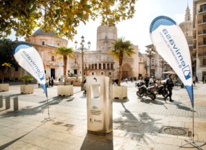 Fuente de agua declorada y refrigerada en la plaza de la Virgen